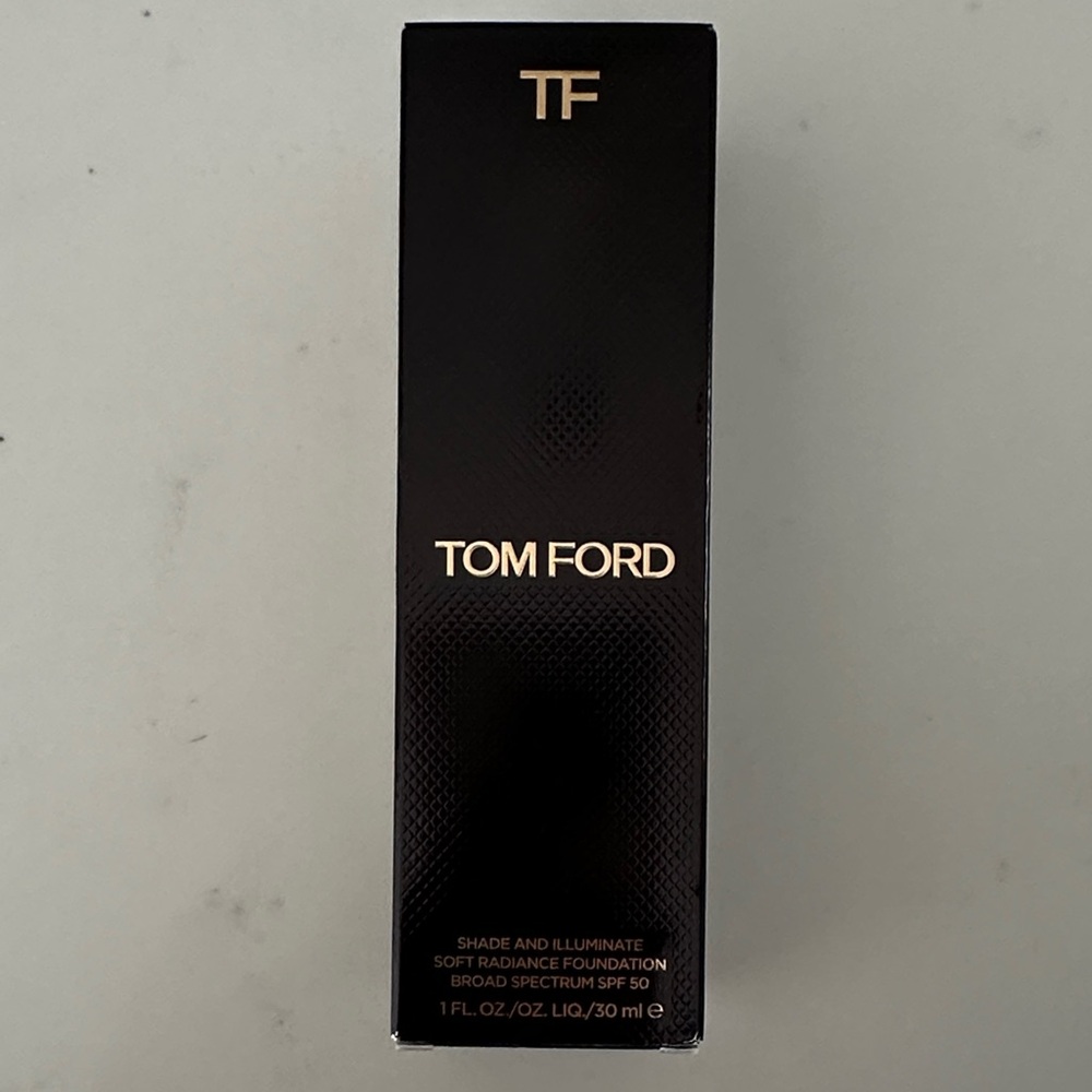 Tom Ford Shade and Illuminate Foundation in Black